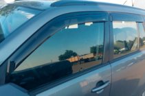 Suzuki Grand Vitara 2005–2017 Vindavvisare för sidorutor (4 st, HIC) foto 9