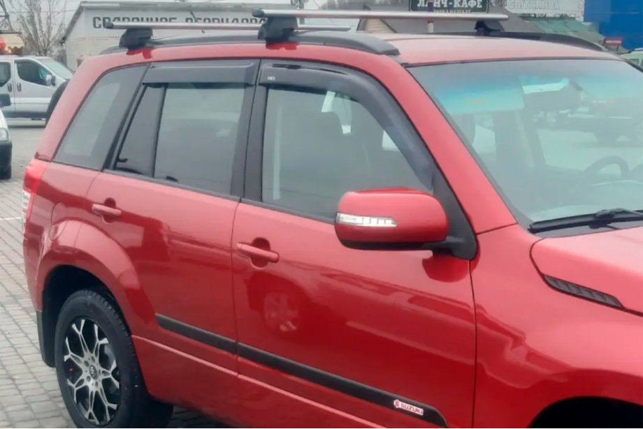 Suzuki Grand Vitara 2005–2017 Vindavvisare för sidorutor (4 st, HIC) Image