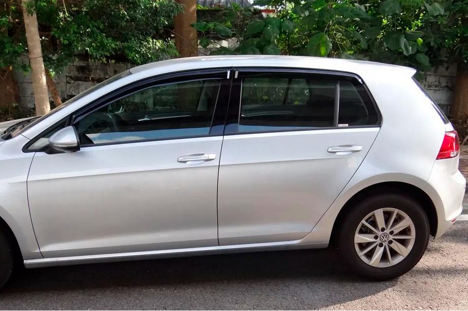 Volkswagen Golf 7/E-Golf 2012–2020 Vindavvisare för sidorutor HB (4 st, HIC) Foto 2