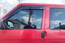 Volkswagen T4 Caravelle/Multivan 1990–2003 Vindavvisare för sidorutor (2 st, HIC) foto 7