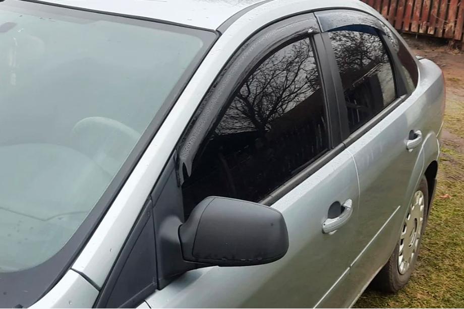 Ford Focus II 2008–2011 Vindavvisare SD/HB (4 st, HIC) Image