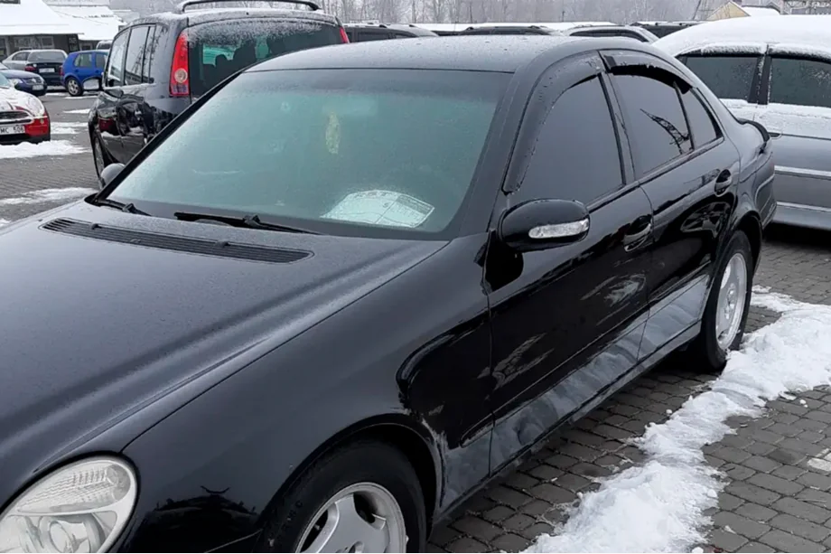 Mercedes E-klass W211 2002–2009 Vindavvisare SD (4 st, HIC) Foto 4