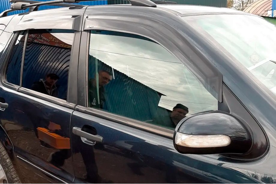 Mercedes ML W163 1997–2005 Vindavvisare för sidorutor (4 st, HIC) Image