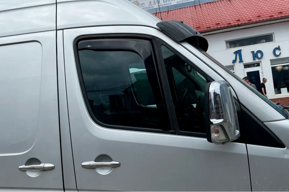 Volkswagen Crafter 2006–2016 Insticksmonterade vindavvisare (2 st, HIC) Image