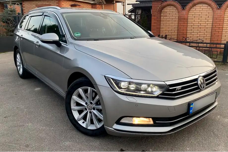Volkswagen Passat B8 2015–2023 Vindavvisare med kromlist Variant (4 st, HIC) Image