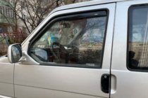 Volkswagen T4 Caravelle/Multivan 1990–2003 Insticksmonterade vindavvisare (2 st, HIC) foto 1