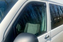 Volkswagen T5 Caravelle 2004–2010 Insticksmonterade vindavvisare (2 st, HIC) foto 4