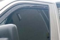 Volkswagen T5 2010–2015 Insticksmonterade vindavvisare (2 st, HIC) foto 2