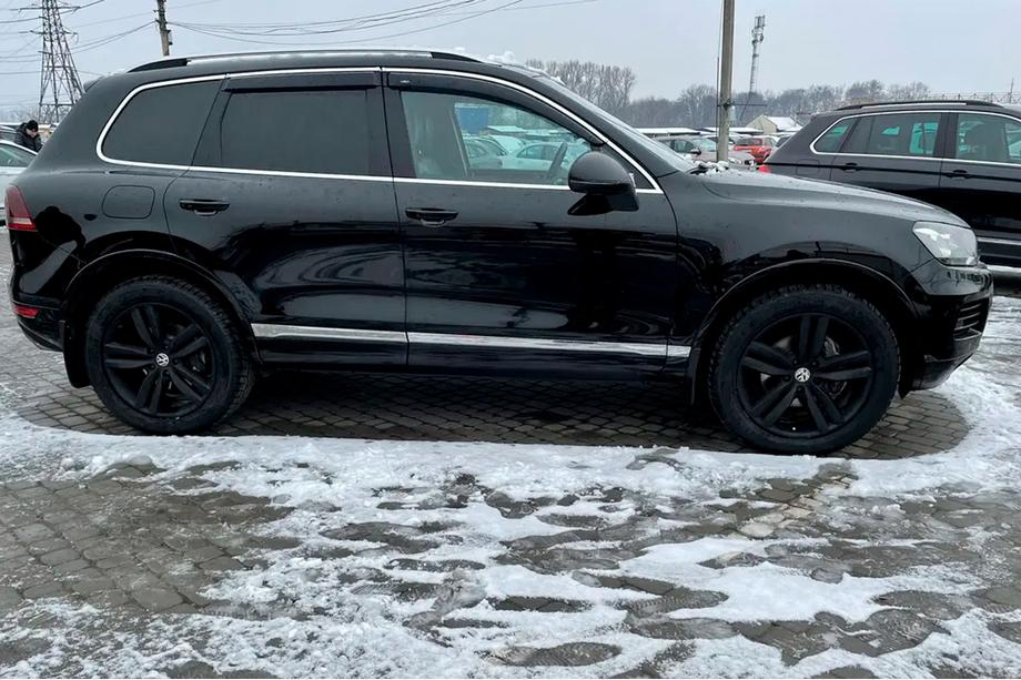 Volkswagen Touareg 2010–2018 Vindavvisare med kromlist (4 st, HIC) Foto 7