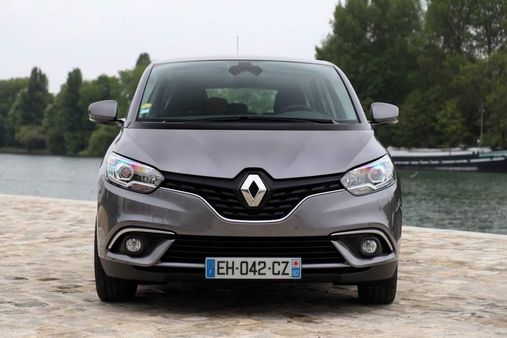 Fjärde generationen av den kompakta minibussen Renault Scenic