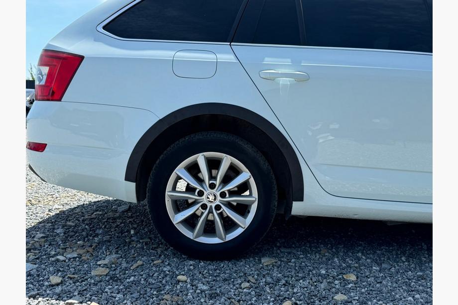 Skoda Octavia III A7 2013–2019 Hjulhuslister SW 2013-2016 (4 st, svart ABS) Image