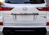 Lexus LX570/450d 2008–2022 Bakre registreringsskylthållare med LED (2007-2023) Vit färg foto 2