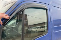 Nissan Interstar 2002–2010 Vindavvisare för sidorutor (2 st, HIC) foto 6