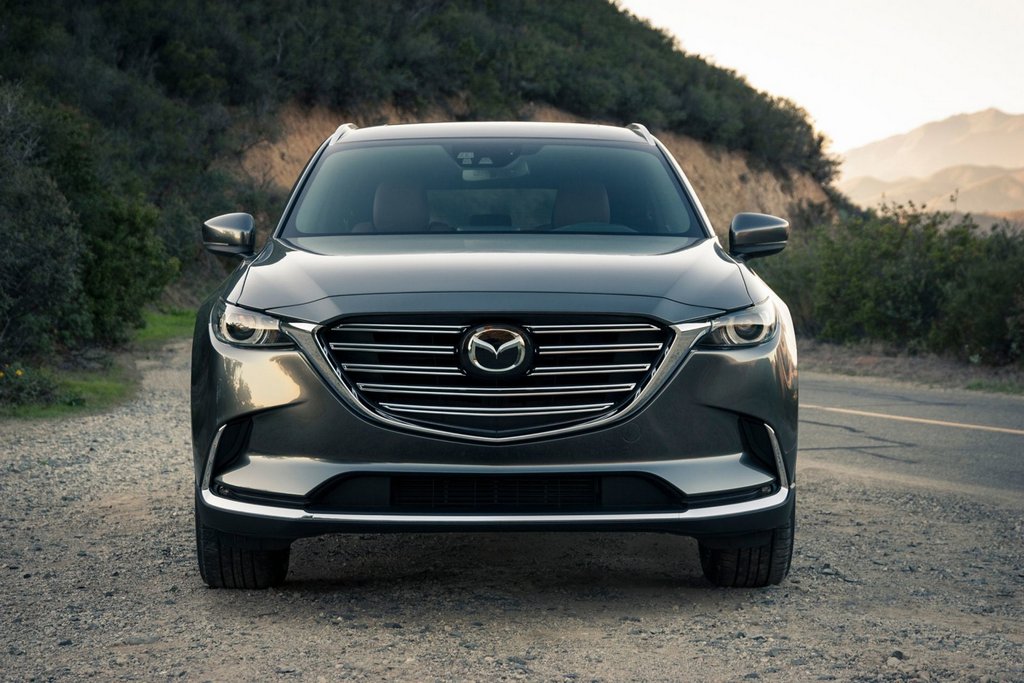 Andra generationen av fullstor SUV:en Mazda CX-9