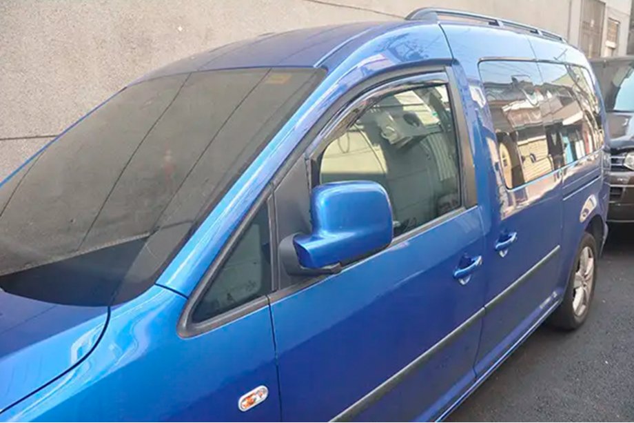 Peugeot Partner Tepee 2008–2018 Insticksmonterade vindavvisare (2 st, HIC) Image