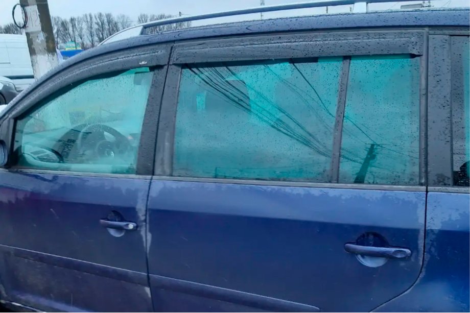 Volkswagen Touran 2003–2010 Vindavvisare för sidorutor (4 st, HIC) Foto 17