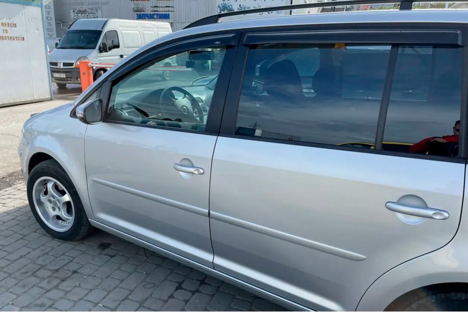 Volkswagen Touran 2003–2010 Vindavvisare för sidorutor (4 st, HIC) Foto 9