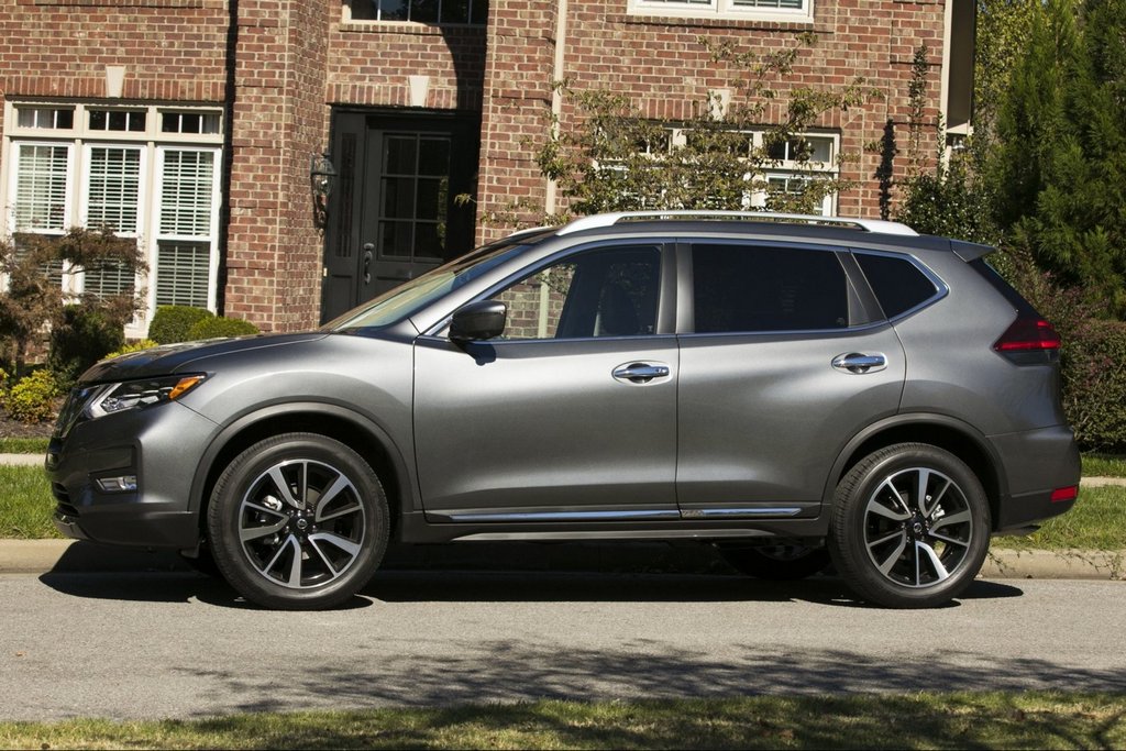 Andra generationen av crossovern Nissan Rogue