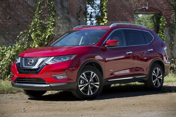 Andra generationen av crossovern Nissan Rogue