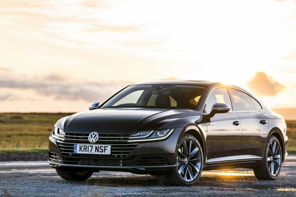 Fem dörrars liftback Volkswagen Arteon