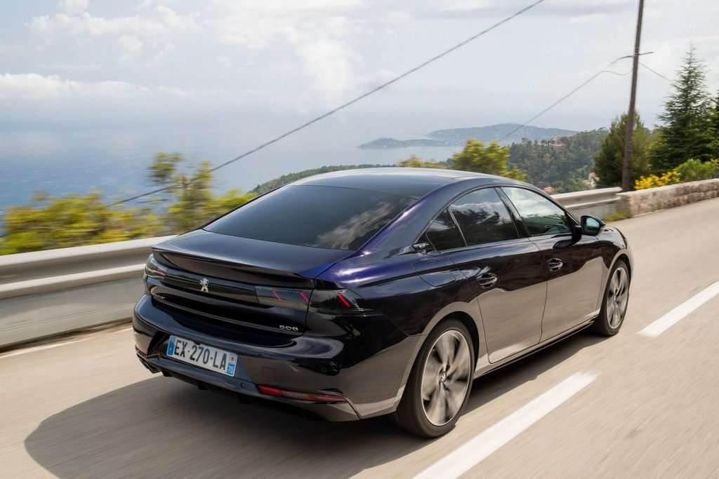 Premium-fastbacken Peugeot 508