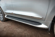 Toyota Land Cruiser 200 2007–2021 Sidosteg med LED (design 2015-2020) Svart färg foto 2