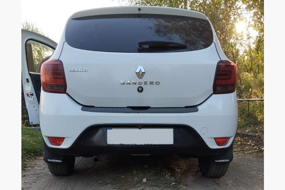 Renault Sandero 2013–2022 Bakre stänkskydd (2 st) Foto 4
