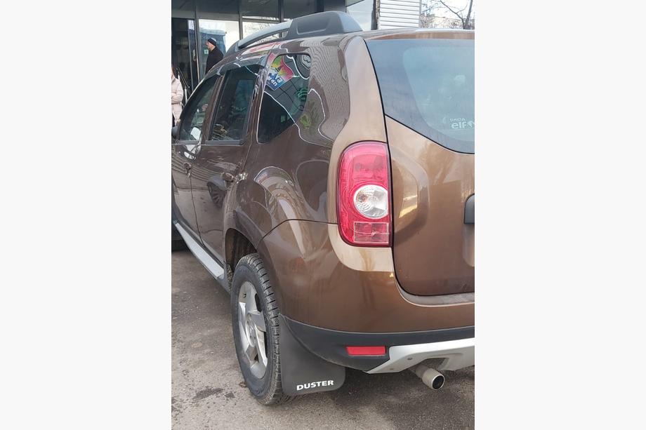 Dacia Duster 2008–2018 Premium stänklappar bak (2 st) Image