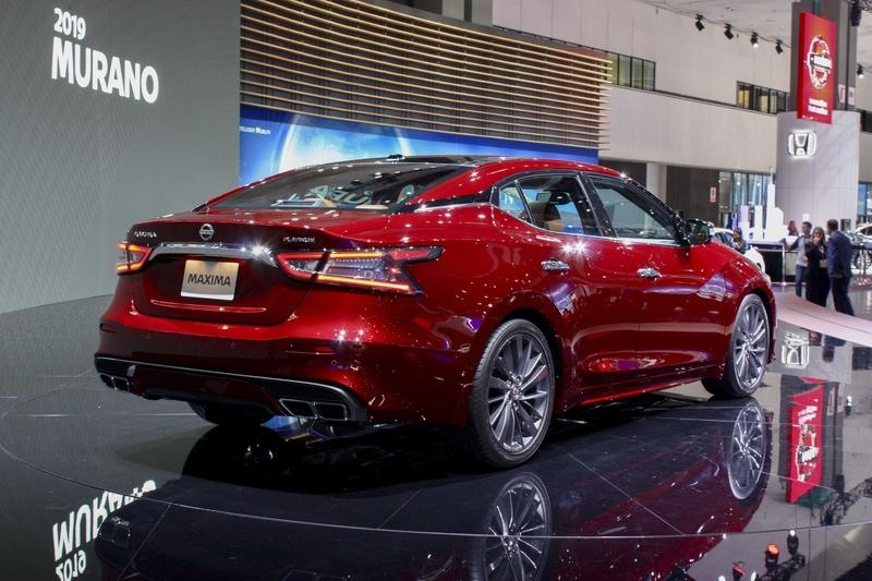 Flaggskeppssedanen Nissan Maxima i uppdaterat utförande