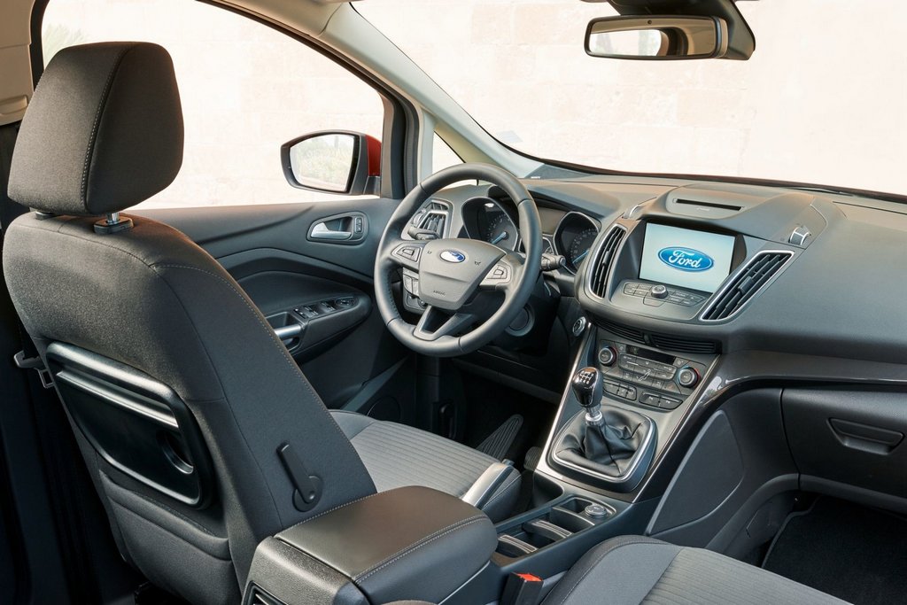 Fem­sitsiga Ford C-Max