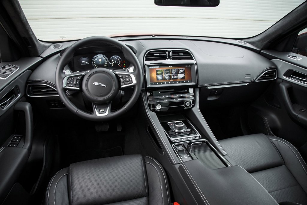 Test av den premiumcrossover Jaguar F-Pace