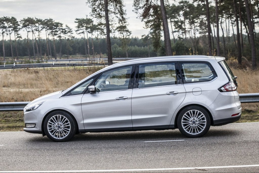 Test av den sjusitsiga minibussen Ford Galaxy