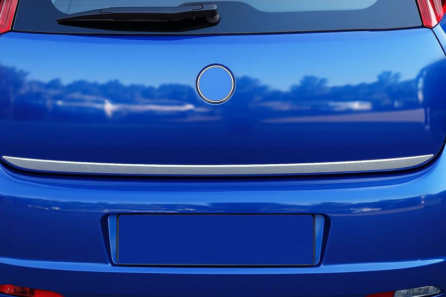 Fiat Punto Grande/EVO 2006–2018 Kromlist till baklucka (rostfritt stål) Image