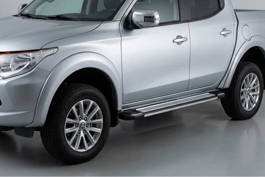 Mitsubishi L200 2006–2015 Sidosteg Rainbow (2 st, aluminium) Image