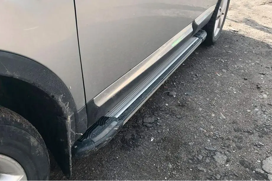 Nissan Qashqai 2007–2010 Sidosteg Rainbow (2 st, aluminium) Image