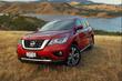 Ansiktslyft version av crossovern Nissan Pathfinder foto 4
