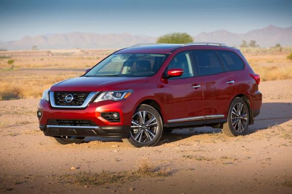 Ansiktslyft version av crossovern Nissan Pathfinder