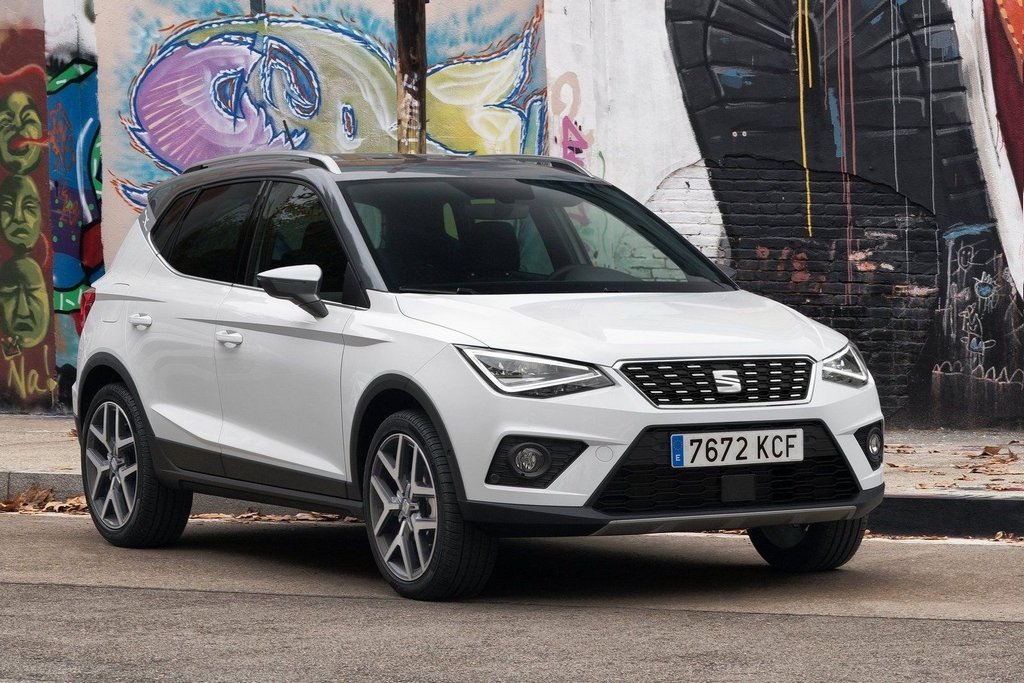 Recension av den kompakta crossovern SEAT Arona