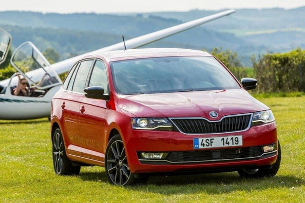 Uppdaterad Skoda Rapid Spaceback halvkombi