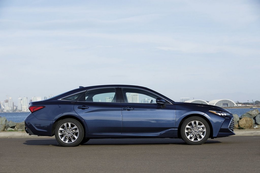 Femte generationen av flaggskeppssedanen Toyota Avalon