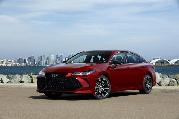 Femte generationen av flaggskeppssedanen Toyota Avalon