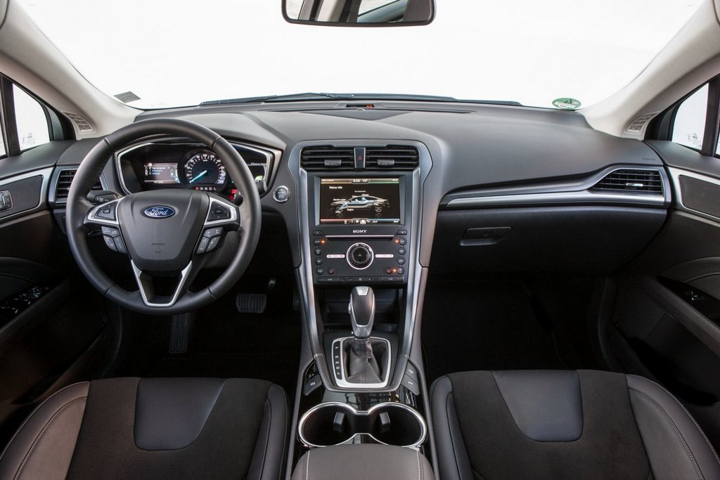 Test av mellanstora sedanen Ford Mondeo