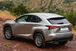 Premium kompakt crossover Lexus NX foto 4