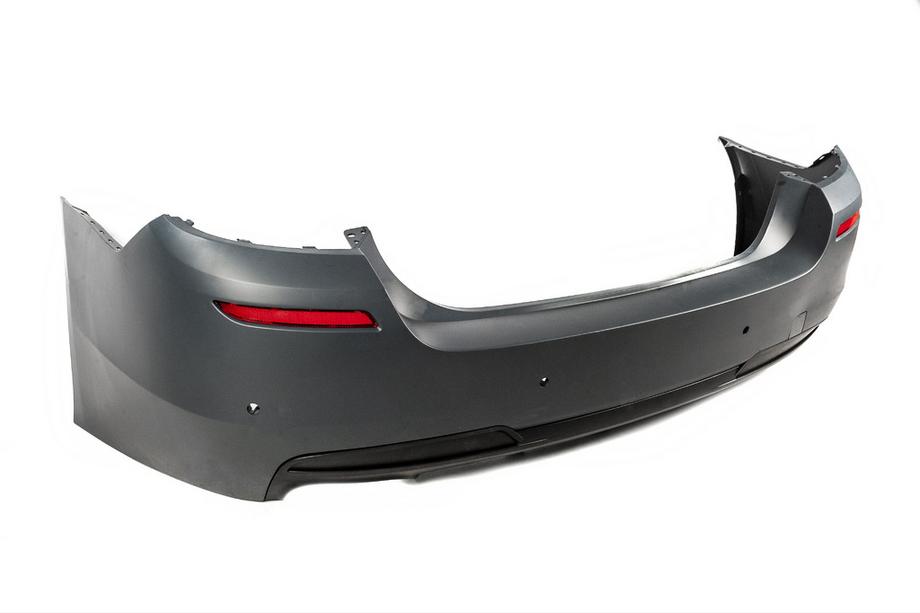 BMW 5-serien F10/F11 2010–2016 Bodykit (M-Performance LCI) Dubbla avgasutblås på ena sidan Foto 7