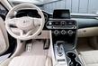 Första generationen av sedanen Genesis G70 foto 9