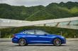Första generationen av sedanen Genesis G70 foto 6