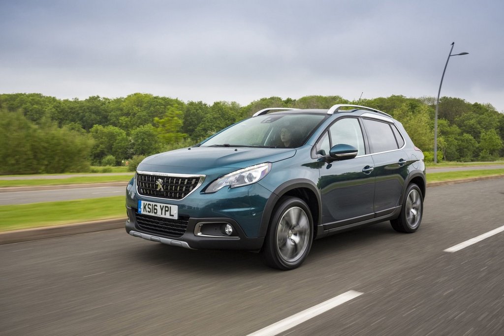 Uppdaterad version av den kompakta crossovern Peugeot 2008