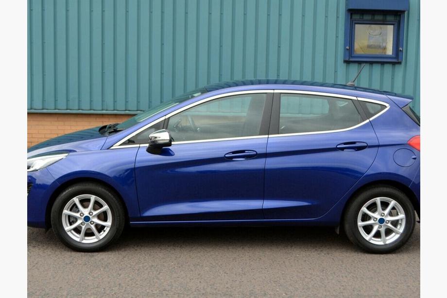 Ford Fiesta 2017– Komplett fönsterlist OmsaLine (16 st, rostfritt) Image