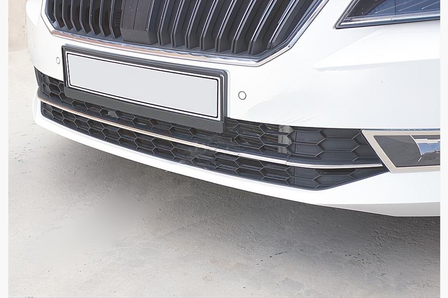 Skoda Superb 2015–2024 Kromade skyddslister för främre stötfångaren OmsaLine (3 st, rostfritt stål) Image