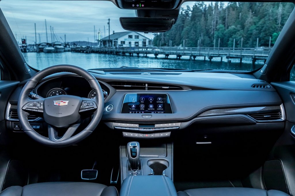 Kompakt lyxig crossover Cadillac XT4